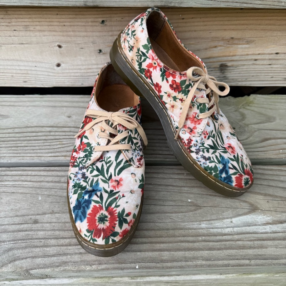 Dr Martens Gizelle Floral Sneaker Lace Up Secret Garden Floral Tan Green Blue